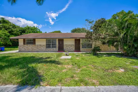3059 SE Amherst St, Stuart, FL 34997 photo 1