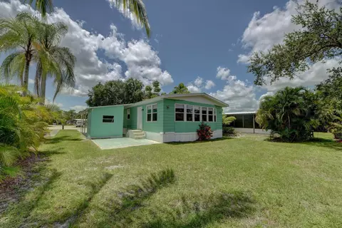 251 SE Paradise Pl, Stuart, FL 34997 photo 9