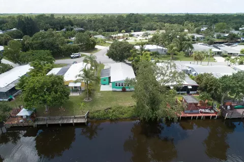 251 SE Paradise Pl, Stuart, FL 34997 photo 4