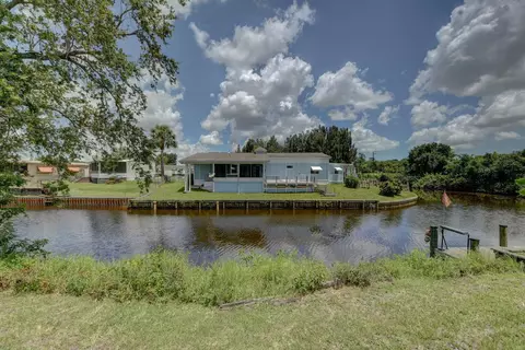 251 SE Paradise Pl, Stuart, FL 34997 photo 8