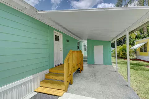 251 SE Paradise Pl, Stuart, FL 34997 photo 5