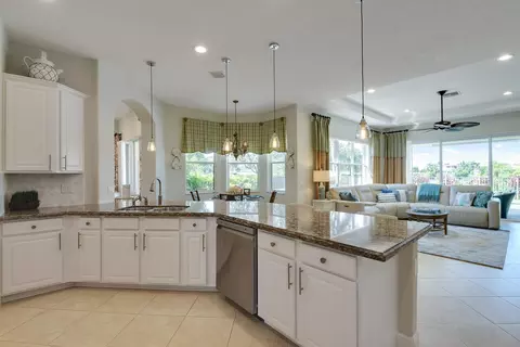 7186 SW Quiet River Ct, Stuart, FL 34997 photo 12