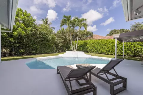 121 N River Dr W, Jupiter, FL 33458 photo 2