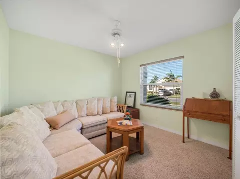 77 Maple Ln, Boynton Beach, FL 33436 photo 11