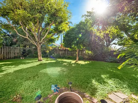 77 Maple Ln, Boynton Beach, FL 33436 photo 18