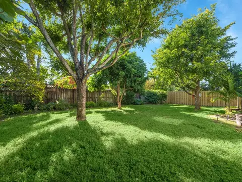 77 Maple Ln, Boynton Beach, FL 33436 photo 19