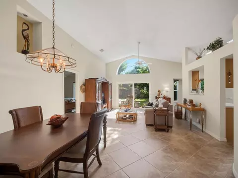 77 Maple Ln, Boynton Beach, FL 33436 photo 14