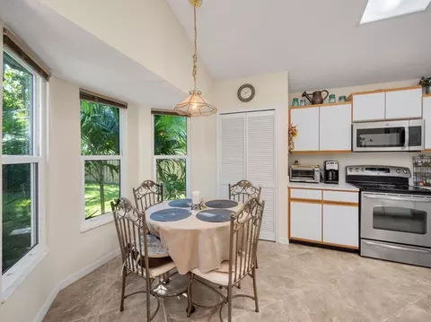 77 Maple Ln, Boynton Beach, FL 33436 photo 16