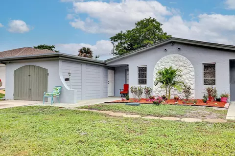 3103 SE Jefferson St, Stuart, FL 34997 photo 2