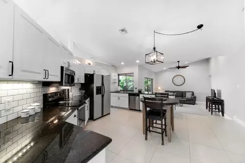 399 Apache Ln, Boca Raton, FL 33487 photo 7
