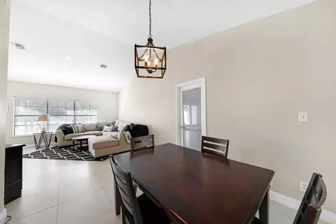 399 Apache Ln, Boca Raton, FL 33487 photo 6