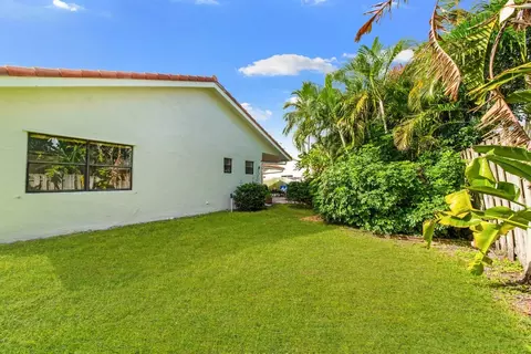 399 Apache Ln, Boca Raton, FL 33487 photo 31