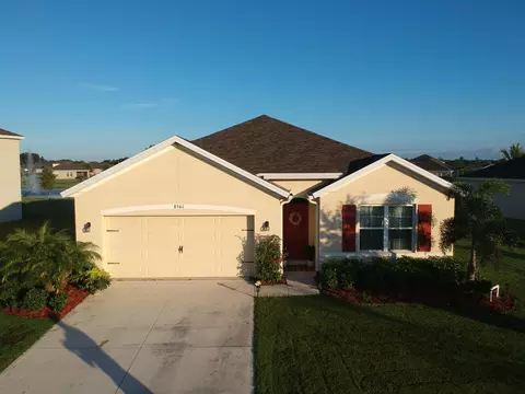 8501 Cobblestone Dr, Fort Pierce, FL 34945 photo 1