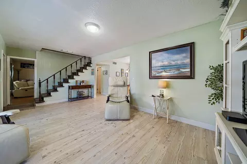 406 Chevron Cir, Jupiter, FL 33458 photo 15