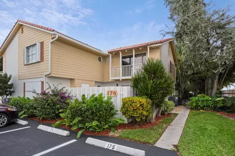 176 Seabreeze Cir, Jupiter, FL 33477 photo 1