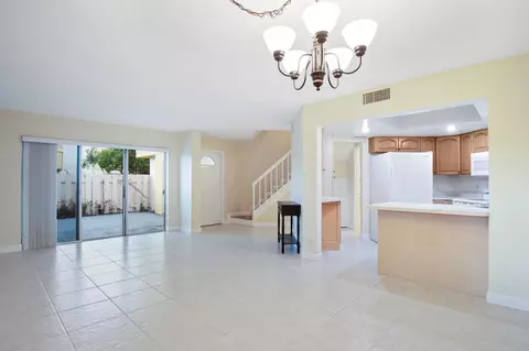 176 Seabreeze Cir, Jupiter, FL 33477 photo 5