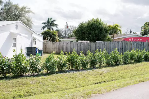 4472 SE Alden Ave, Stuart, FL 34997 photo 5