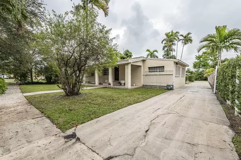 60 Olive Dr, Hialeah, FL 33010 photo 2