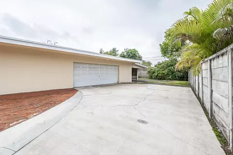 60 Olive Dr, Hialeah, FL 33010 photo 11