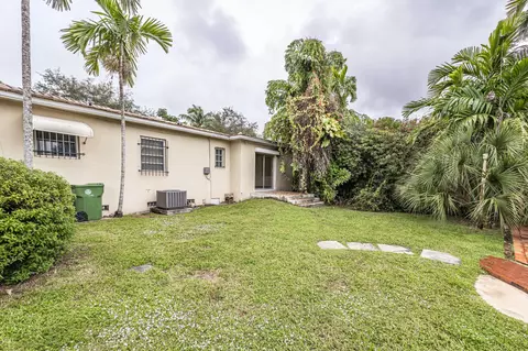 60 Olive Dr, Hialeah, FL 33010 photo 10