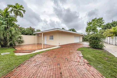 60 Olive Dr, Hialeah, FL 33010 photo 6