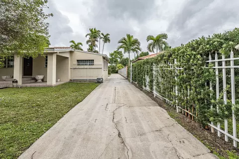 60 Olive Dr, Hialeah, FL 33010 photo 3