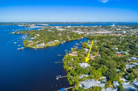 518 SW North River Point Dr, Stuart, FL 34994 photo 1