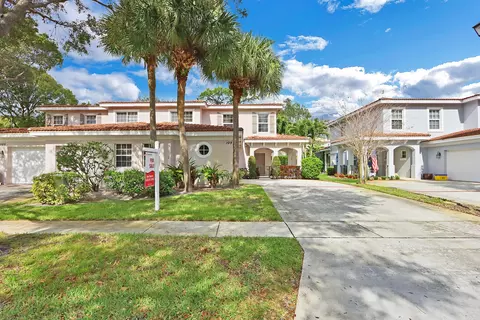 109 Owl Pointe Cir, Jupiter, FL 33458 photo 2