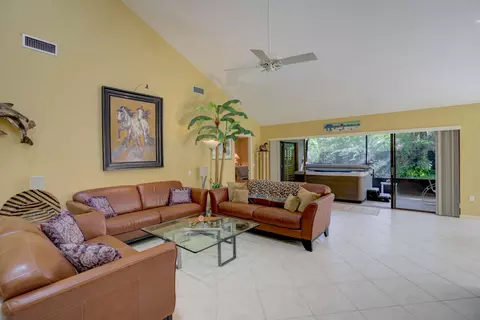 207 E River Park Dr, Jupiter, FL 33477 photo 12
