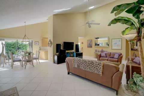 207 E River Park Dr, Jupiter, FL 33477 photo 9