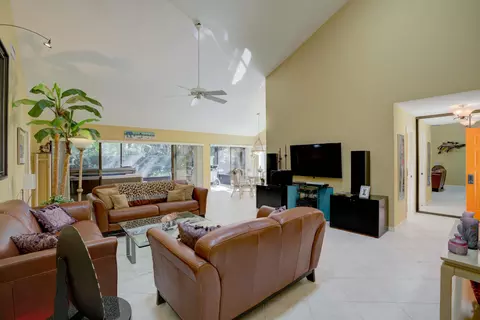 207 E River Park Dr, Jupiter, FL 33477 photo 7