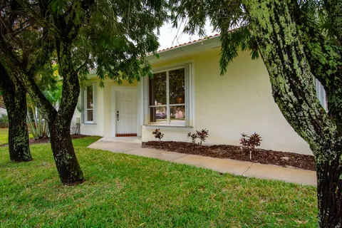 6777 SE Warwick Ln, Stuart, FL 34997 photo 9