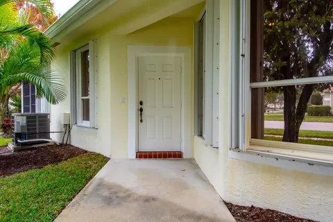 6777 SE Warwick Ln, Stuart, FL 34997 photo 4