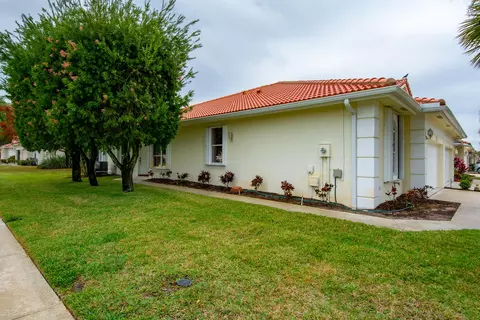 6777 SE Warwick Ln, Stuart, FL 34997 photo 6