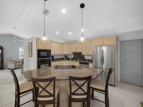 6853 SW Cinnamon Ct, Stuart, FL 34997 photo 3
