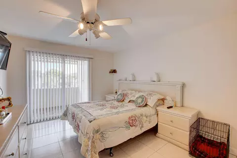 236 Monaco E, Delray Beach, FL 33446 photo 9