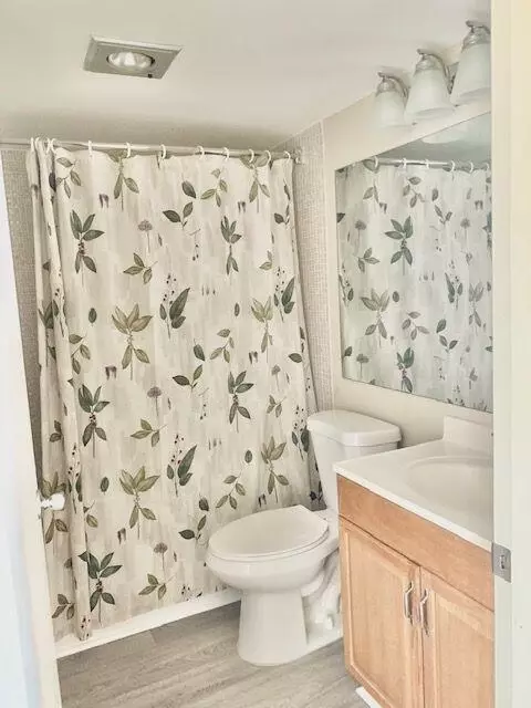 1031 Exeter B, Boca Raton, FL 33434 photo 10