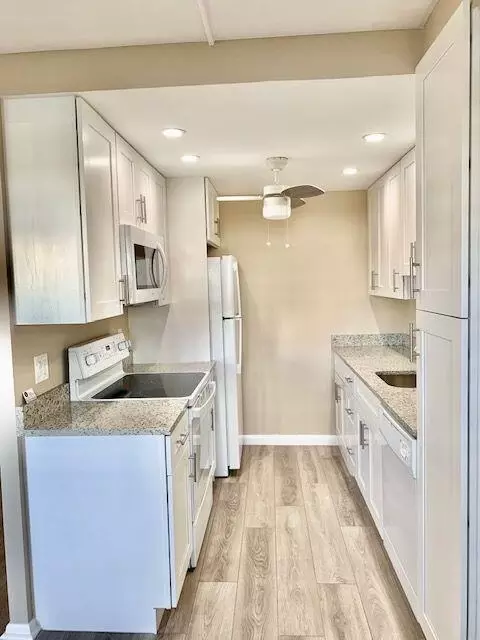1031 Exeter B, Boca Raton, FL 33434 photo 5
