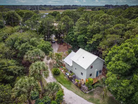 218 Easy St, Fort Pierce, FL 34982 photo 2