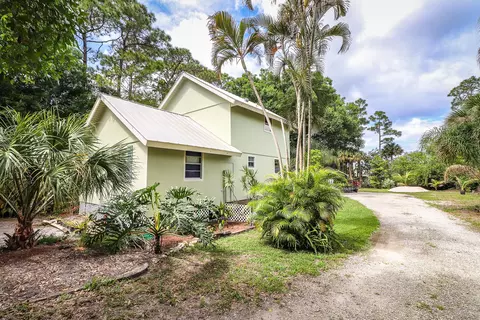 218 Easy St, Fort Pierce, FL 34982 photo 4