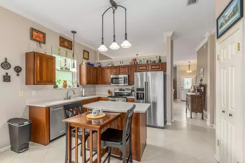 2587 SE Springtree Pl, Stuart, FL 34997 photo 6