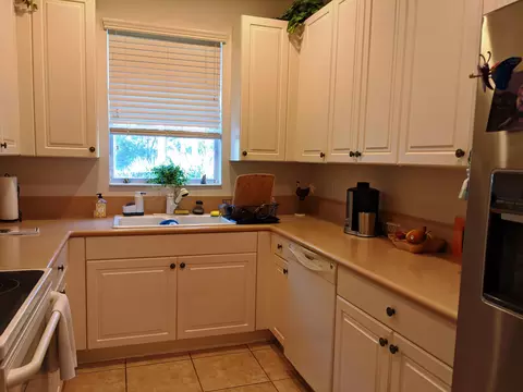 5422 SE Moseley Dr, Stuart, FL 34997 photo 2