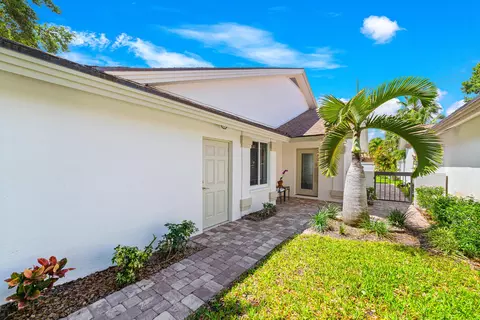 152 Cape Pointe Cir, Jupiter, FL 33477 photo 4