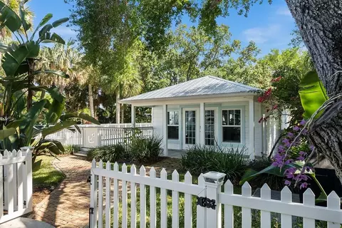 708 SE Riverside Dr, Stuart, FL 34994 photo 2