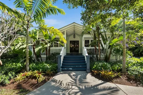 708 SE Riverside Dr, Stuart, FL 34994 photo 1