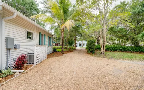 542 SW Halpatiokee St, Stuart, FL 34994 photo 30