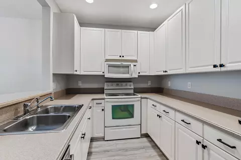 4246 W Main St, Jupiter, FL 33458 photo 9