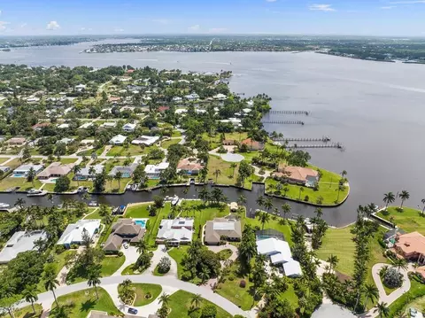 1820 NW River Trl, Stuart, FL 34994 photo 2