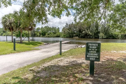 8260 SW Skipper Dr, Stuart, FL 34997 photo 2