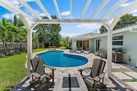 601 Douglas Dr, Jupiter, FL 33458 photo 1